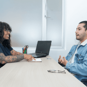 persona trans en consulta medica de anticoncepción